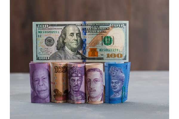 特朗普：“我手下的一个美联储官员并没有真正做好工作”